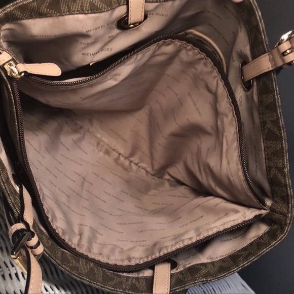 Sally 2 in 1 Logo and Faux Leather Tote Bag - Picture 8 of 9